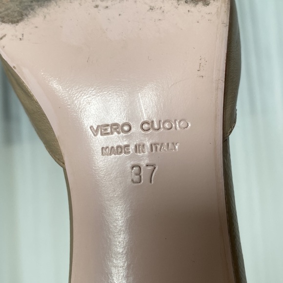 REDUCED!!Valentino Red V d’Orsay kitten heels shoes - Picture 16 of 17